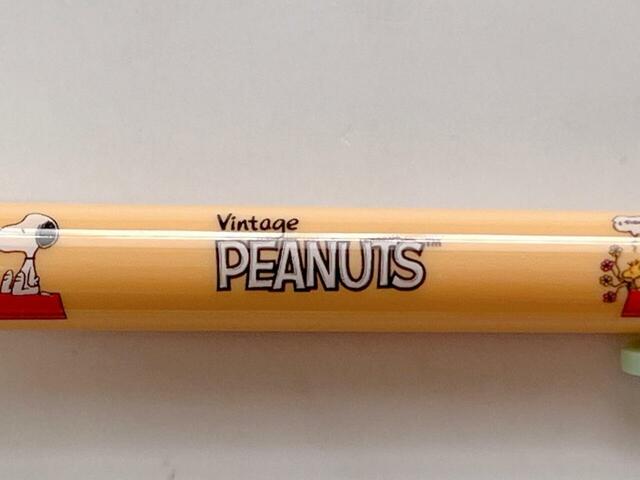 もちろん「PEANUTS」のロゴ入りです