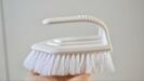 【ニトリ　ゴムの力で汚れを落とすバスブラシ】サイズは幅11.5×奥行15×高さ7.8cm。重さは約20gととても軽いです
