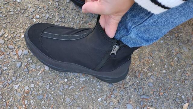 【ワークマン レディースサイドファスナー防水ブーツ】全体的にゆとりのあるサイズ感なので、フィット感重視ならワンサイズ下を検討してもよさそうです