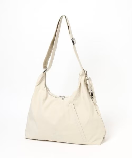 【ローリーズファームの春物バッグ売れ筋ランキング 1位】「LFポーチツキショルダーBAG」5,990円（税込）