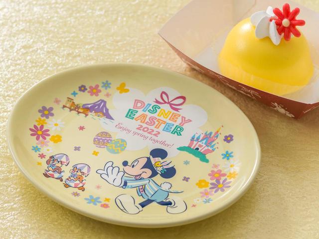 「ディズニー・イースター」レモン＆ハニームースケーキ、スーベニアプレート付き 900円｜東京ディズニーランド「スウィートハート・カフェ」