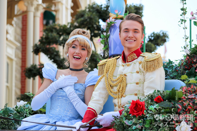 「ディズニー・スターズ・オン・パレード」シンデレラとプリンス・チャーミング