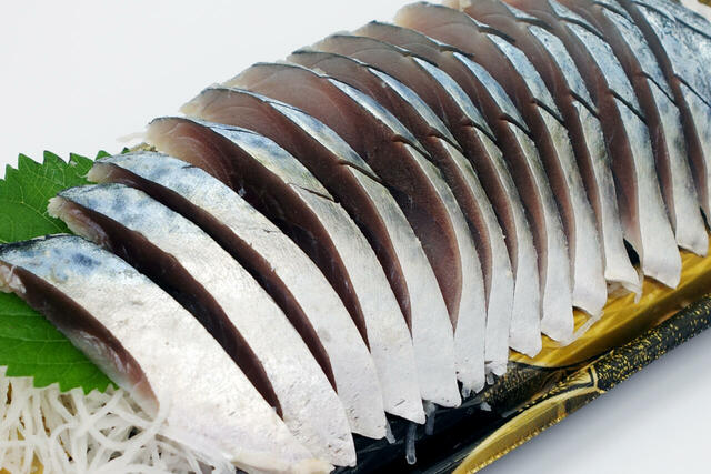 【角上魚類の刺身・寿司・惣菜ランキング 5位】「自家製〆さば刺身」1パック　450円（税込）