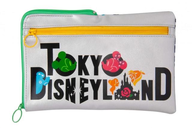 ポーチ 2000円｜(たたんだ状態)縦約14×横約10.5cm、(広げた状態)縦約14×横約21cm｜東京ディズニーリゾート・アプリ、プラネットMポーチ 2000円｜(たたんだ状態)縦約14×横約10.5cm、(広げた状態)縦約14×横約21cm｜東京ディズニーリゾート・アプリ、プラネットM