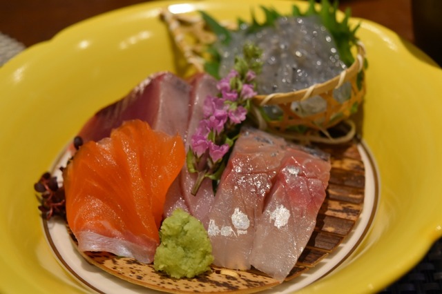 本日水揚げの鮮魚のお造り