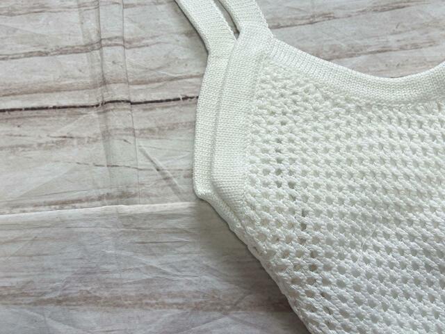 オフホワイトカラーが爽やか！