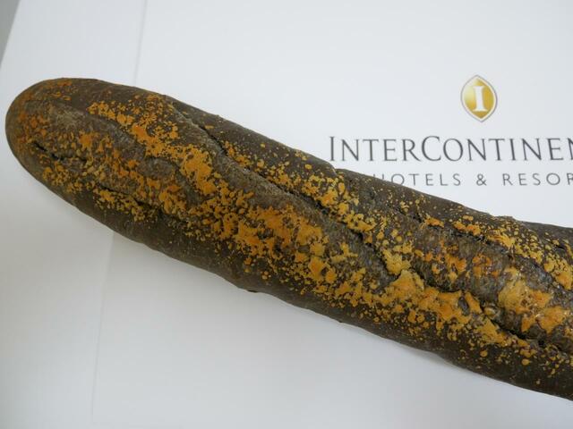 イカスミバゲット