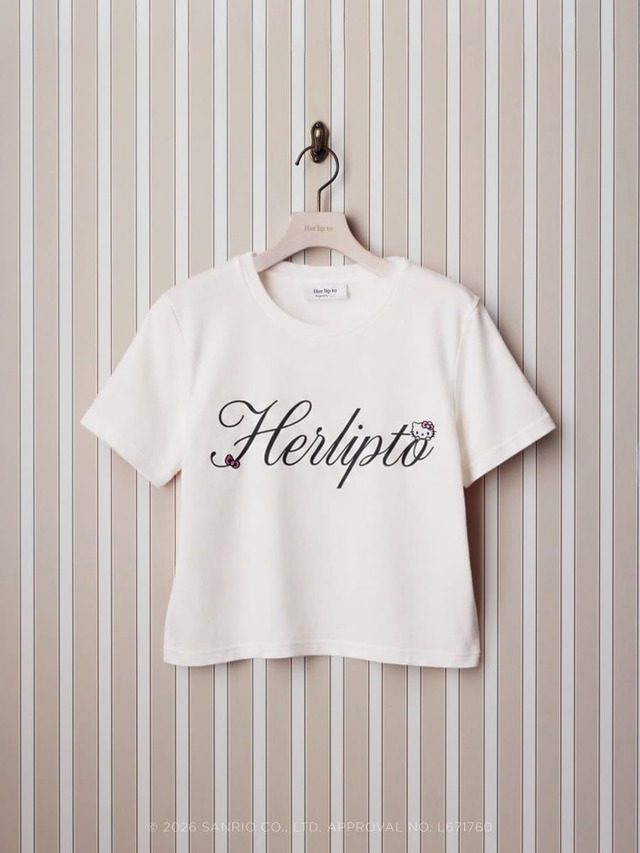 【HELLO KITTY meets Her lip to “Limited Collection”】「HLT x Hello Kitty Front Logo Tee」8,800円(rose/white)