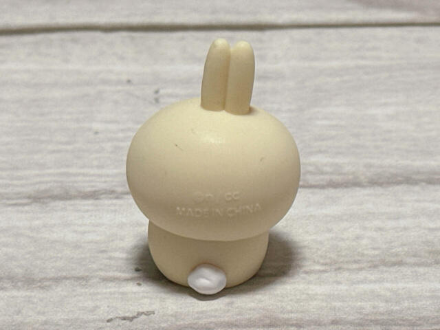 後ろ姿も抜かりなくかわいいです♪