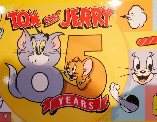 おせち・二段重「トムとジェリー」|今だけの85周年ロゴが可愛い〜