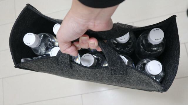 【無印良品 持ち運べるフェルトファイルボックス・ワイド】耐荷重は約5㎏。ペットボトル9本ならOKです◎