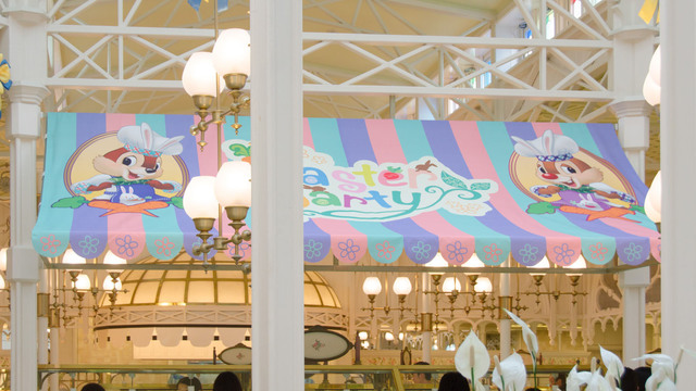 2016年「ディズニー・イースター」デコレーション｜東京ディズニーランド「クリスタルパレス・レストラン」