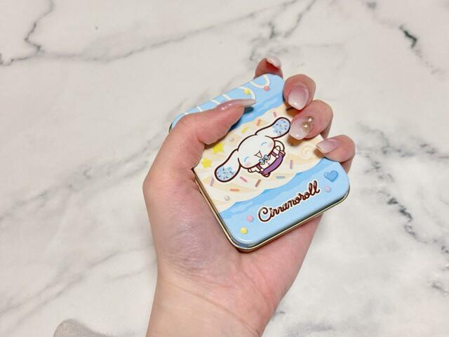 薄型で手のひらに収まるサイズ感のため、小物整理にも便利♪