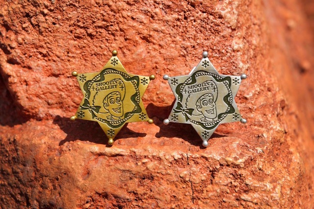 クリスマス期間限定でウッディのバッジがもらえる