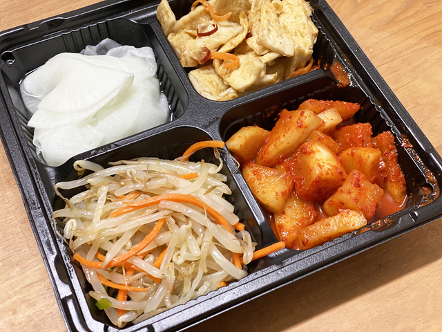 やさい村大地　おかず4種セット580円