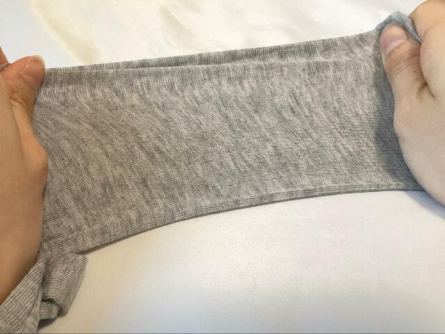 【UNIQLO:C 極暖ヒートテックカシミヤブレンドクルーネックT】ストレッチ性がかなり高く、身体にフィットします◎