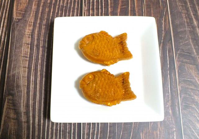 【カルディ】もへじ　紅白あんのプチたい焼き　1個のサイズ：縦4.5ｘ横7.0ｘ厚さ1.8cm