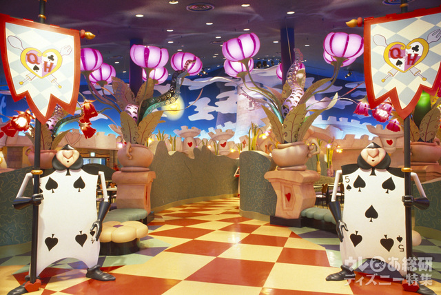 東京ディズニーランド「クイーン・オブ・ハートのバンケットホール」