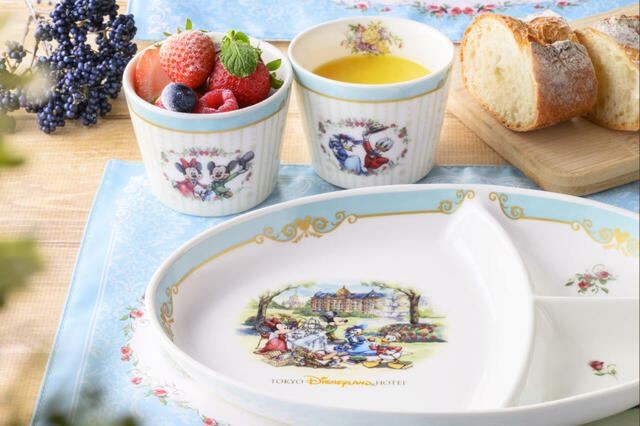 東京ディズニーランドホテル宿泊者限定オリジナルプレートセット 20,000円