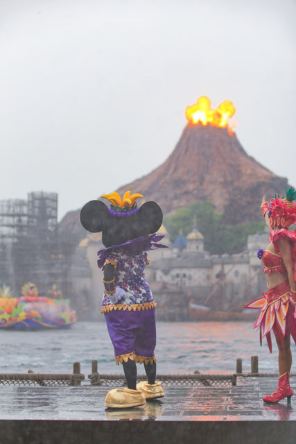 「ミニーのトロピカルスプラッシュ」／TDS「ディズニー・サマーフェスティバル」2015（撮影：YOSHI）