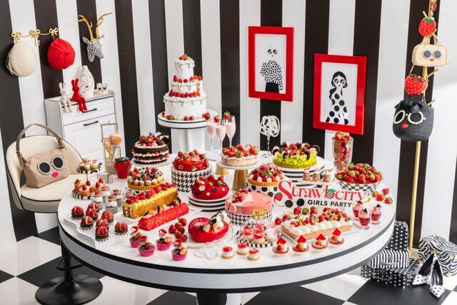 「『ストロベリーモノクロ・ガールズパーティー』スイーツビュッフェ」<期間:2025年12月27日~2026年5月上旬頃まで>【モノクロームのおしゃれ空間でいちごスイーツを満喫♪「ヒルトン東京」で“アジョリーコラボスイーツ”も楽しめる苺ビュッフェ開催!】