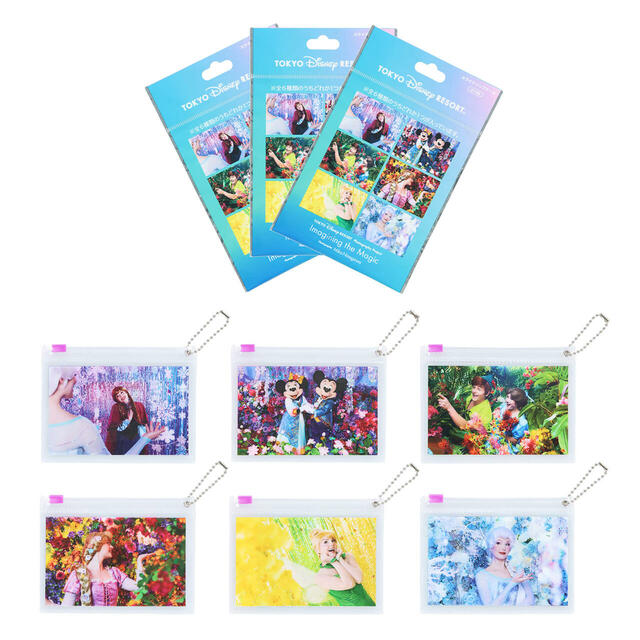 スライドジップケース 1,000円|東京ディズニーリゾート・フォトグラフィープロジェクト「イマジニング・ザ・マジック」グッズ|販売店舗:東京ディズニーランド「ギャグファクトリー/ファイブ・アンド・ダイム」、東京ディズニーシー「エンポーリオ」|発売日:2026年3月6日(金)