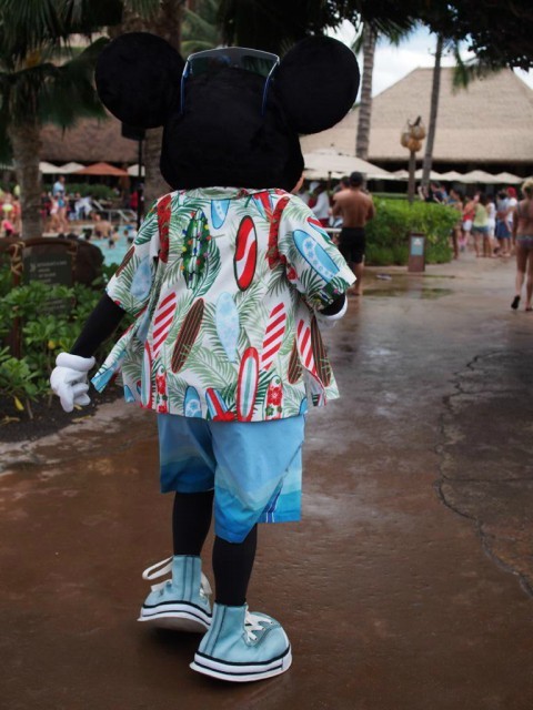 ミッキーのアロハシャツはサーフボードが沢山描かれているんですね! 写真提供/ゆみみさん