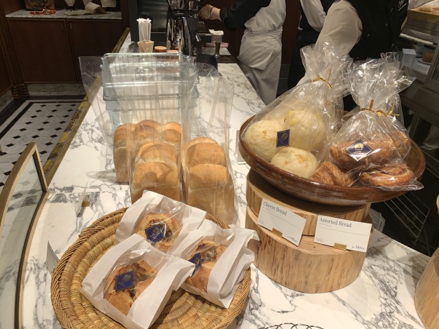 残念ながらバターロールは売り切れでしたが美味しそうでした！