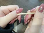【セリア ウッドスティック】ネイルのはみ出しも簡単に除去できます