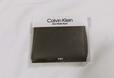 【Calvin Klein（カルバン・クライン）Mini Wallet Book】商品は透明パッケージにて、丁寧に梱包されている