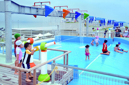 夏休み プールの後は併設ホテルでのんびりリゾート 大磯ロングビーチ 上越国際プレイランド の魅力19選 1 4 Fundorful