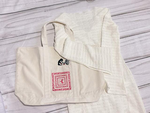 【紀ノ国屋×Suicaのペンギン】「ビッグトート いちご」ロングワンピースに合わせてもかわいい！