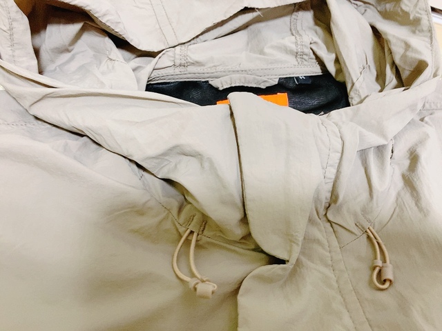 【ワークマン REPAIR-TECH 超軽量×遮熱M65タイプジャケット】フードはキュッと絞れます