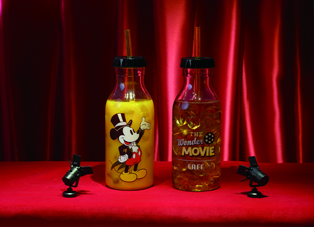 ジュース 各900円(税込各990円)|ディズニー100周年「The Wonder Movie CAFE」