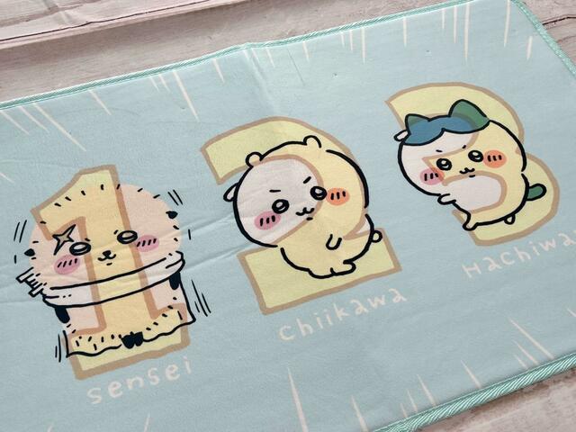 【しまむら：インテリアマット（ちいかわ）】洗濯機で洗えるのもうれしい♪