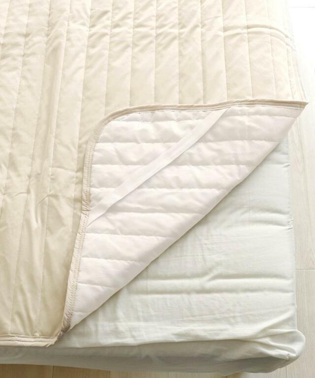 【3COINSのひんやりグッズ売上ランキング 10位】「とろける冷感敷きパッド：シングル用」1,100円（税込）