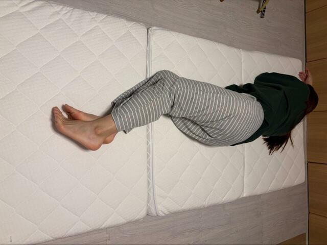 【アイリスオーヤマ カスタムエアリー】シングルサイズの大きさは（約）幅95×長さ198×厚さ11cmです