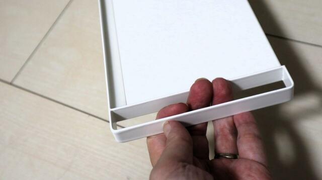 【山崎実業 tower 冷蔵庫横隠せるスライドスチールパネル】冷蔵庫の左右どちらにも取り付けられます