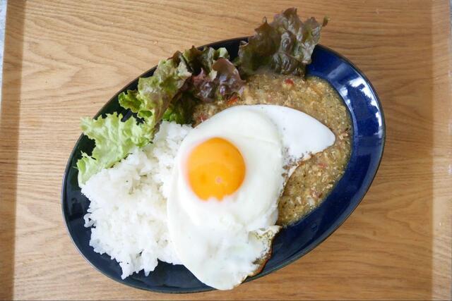 【3COINS+plus ご飯にかけるガパオ】エスニック風の鶏そぼろあんかけ