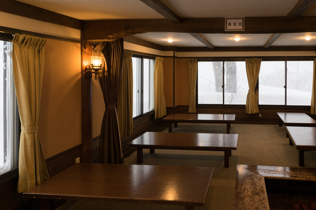 「和田小屋」内部｜かぐらスキー場