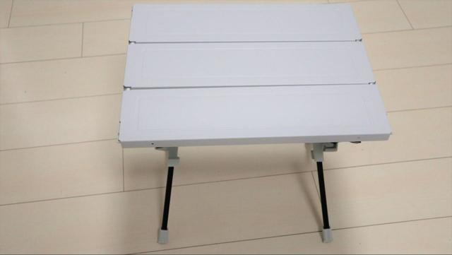 【ワークマン 耐熱フィールドテーブル】サイズは幅40cm×奥行約32cm×高さ35cm