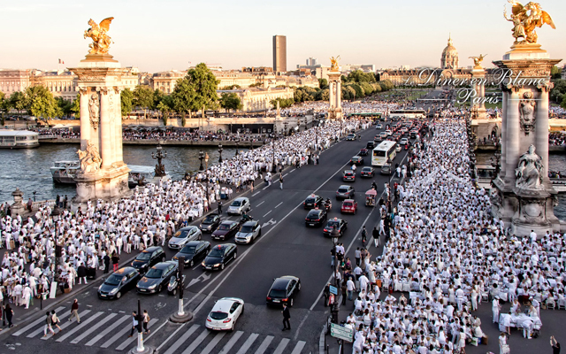 超優雅な“白”で統一されたパーティー「ディネ・アン・ブラン」
