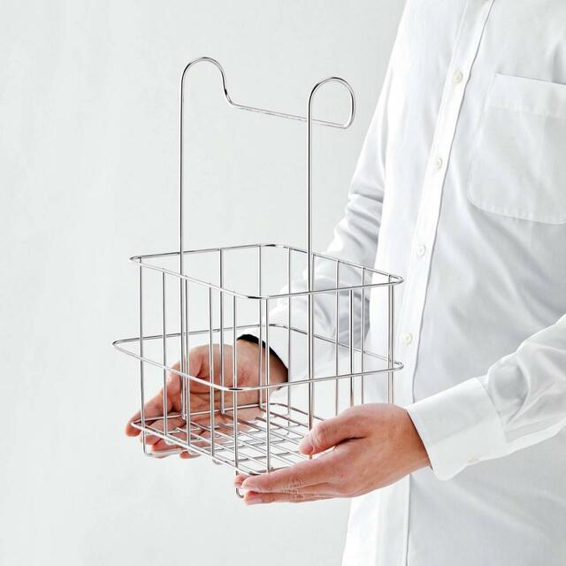 【ベルメゾン　浴室乾燥のバーに掛けられるバス・シャンプーラック｜￥4,990 （税込）】必要なものがちょうど収まる、程よいサイズ感