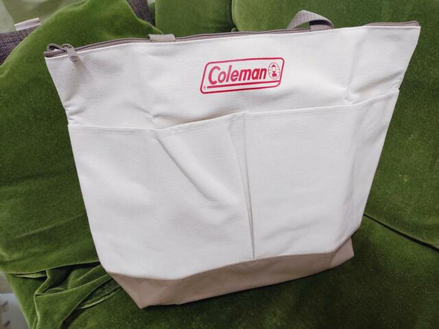 マチがあるので自立する