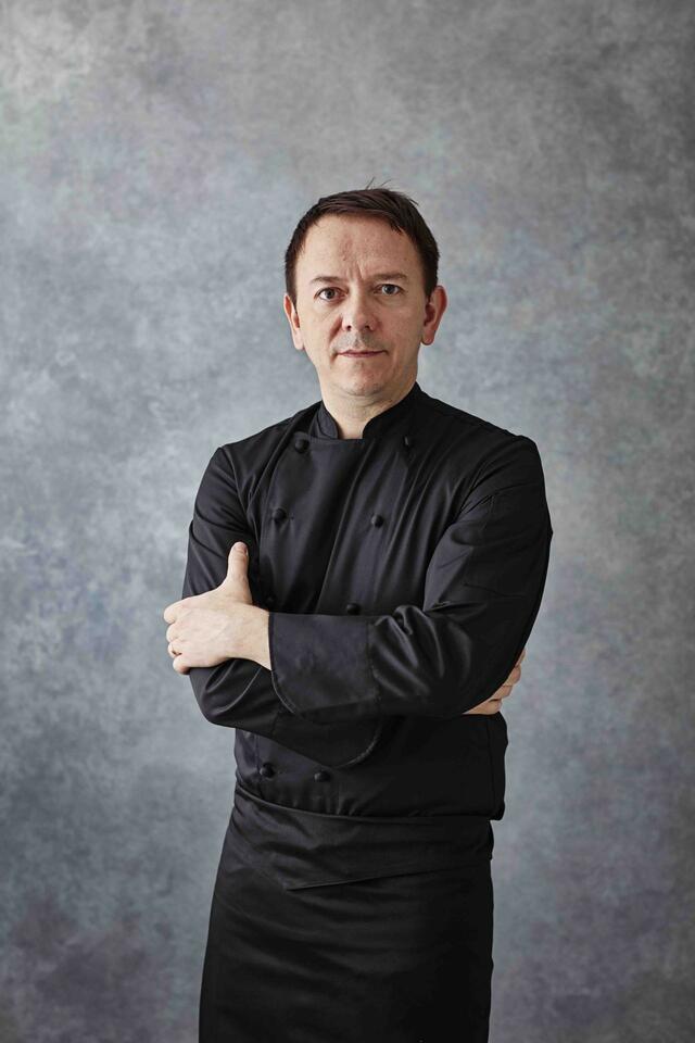 ゴディバ エグゼクティブシェフ・ショコラティエ/パティシエのヤニック・シュヴォロー氏