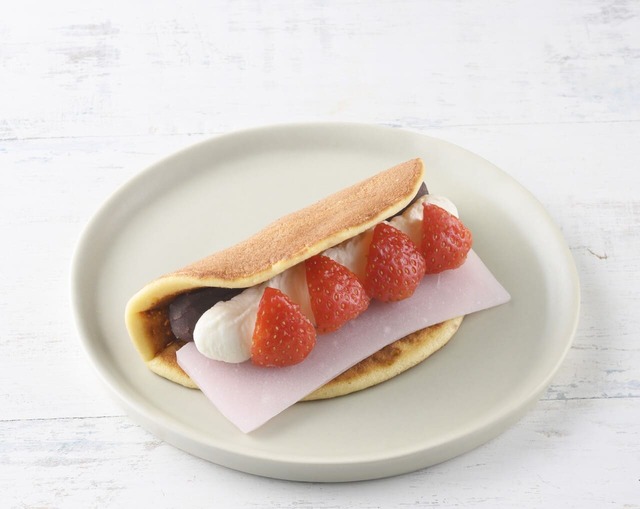 【あんこ博覧会®】〈庵月〉 Anどらサンド（もちっ！みるくいちご）891円　［日本橋三越本店限定］ 販売期間：2月6日(金)-2月14日(土)