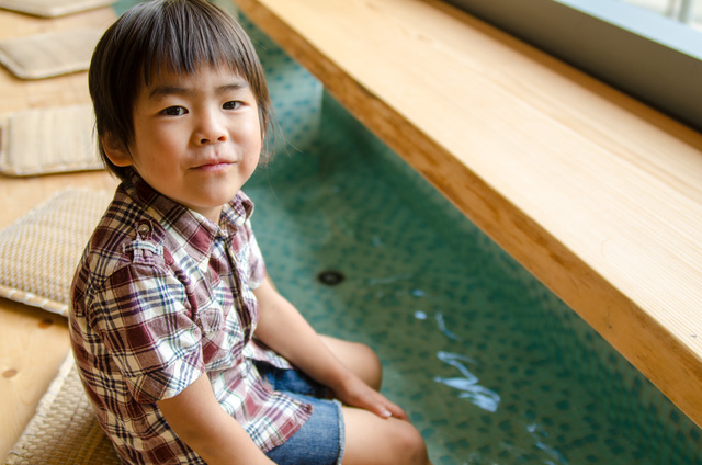 「晴耕雨読ヴィレッジ」足湯カフェ