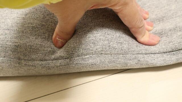 【ニトリ 枕になるコンパクト座椅子】ウレタンフォーム入りでしっかり弾力があります♪