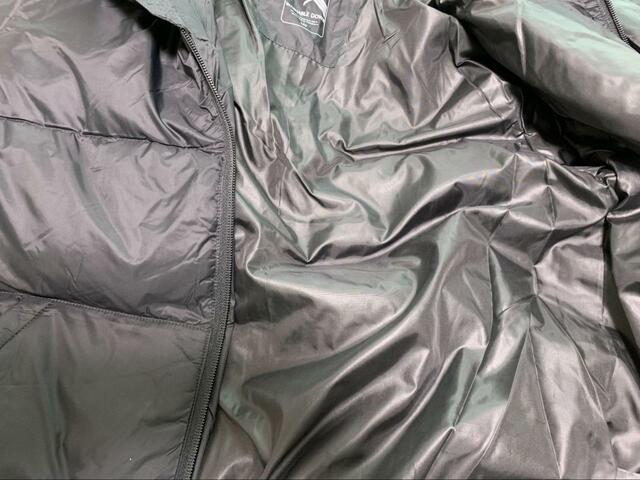 【ワークマン　リペアテック洗えるフュージョンダウンジュニアフーディー】裏地はツルッとしています。