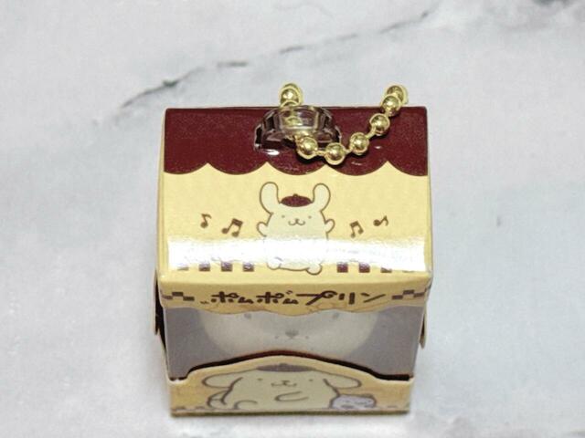 ボールチェーンのカラーはイエロー♪